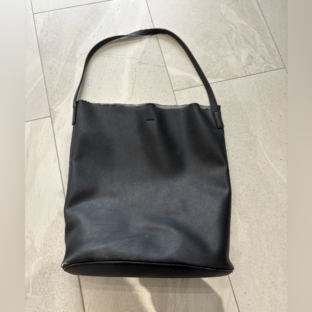 OAK + FORT Black Pebbled Shoulder Bag - Picture 3 of 4